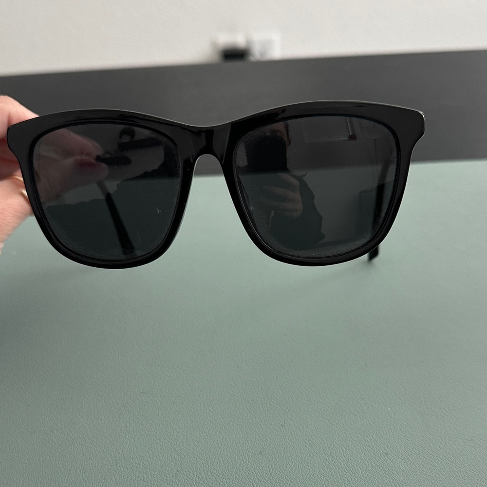 Gucci Sunglasses with Black Frame and Gold-Red Arms